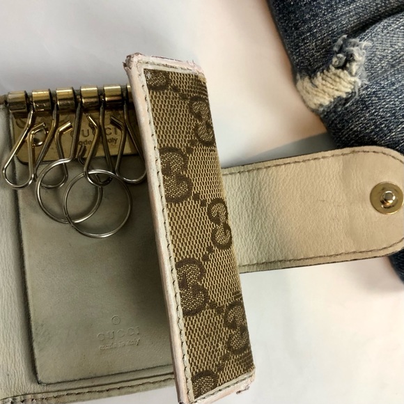 GUCCI Gold Heart Canvas Monogram Key Card Holder - Picture 6 of 13